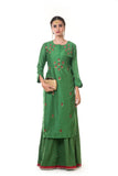 Green Hand Embroidered Floral Kurta with a Printed Slip